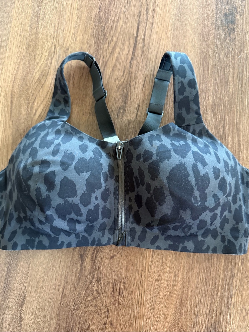 Knockout by Victoria's Secret Black Leopard-Print Front-Zip Sports Bra 36DD